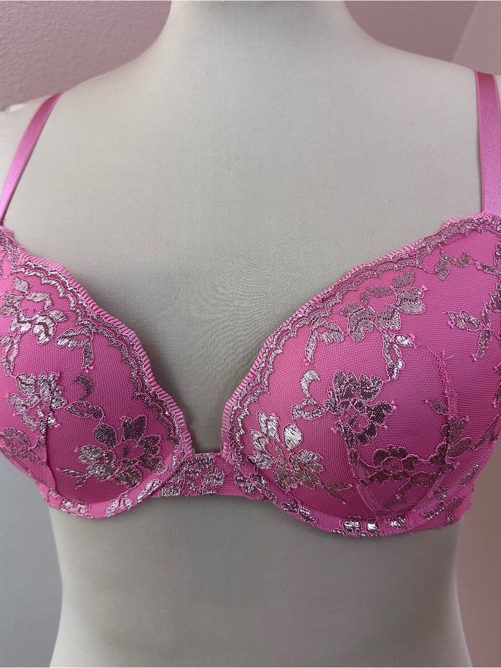 Victoria's Secret Dream Angels Push-Up Bra 36C Floral Embroidered Adjustable